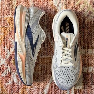 Brooks Adrenaline GTS 24 (size 9)